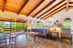 Sierra Forest Guesthouse, Upper level, Spa, Deck