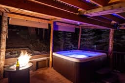 Sugar Pine Trailhead Lodge, 2 Cabins, 2 Hot Tubs
