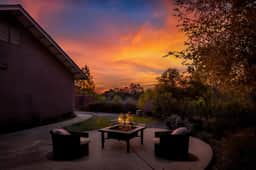 Sunset Lookout Mountain villa, Meadows, Gazebo