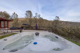 Willow Creek Trailhead Cabin | Hot tub | Game Room
