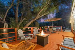 Yosemite Skunk Cabin w/ Game Room & Hot Tub