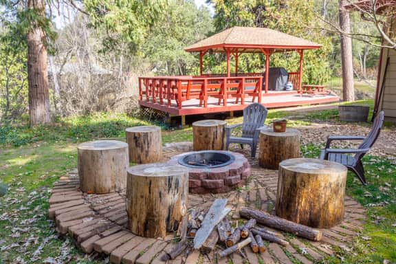 Creekside Haven near Yosemite w/ Hot Tub, GameRoom