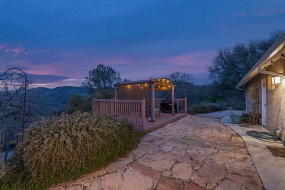 Sunset Lookout Mountain villa, Meadows, Gazebo