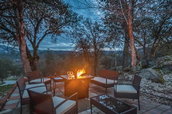 The Mystic Mountains Retreat, Hot Tub, Fenced yard