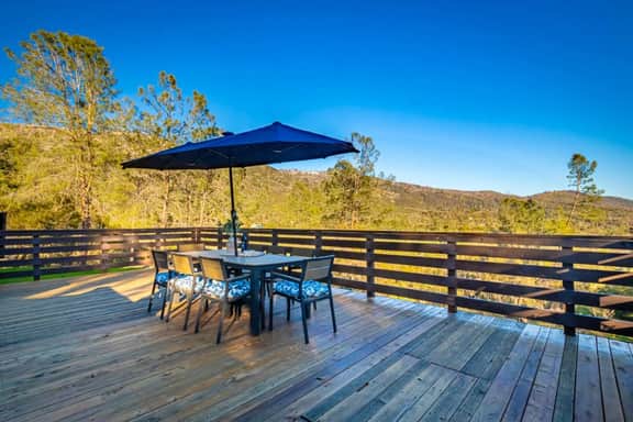 Willow Creek Trailhead Cabin | Hot tub | Game Room