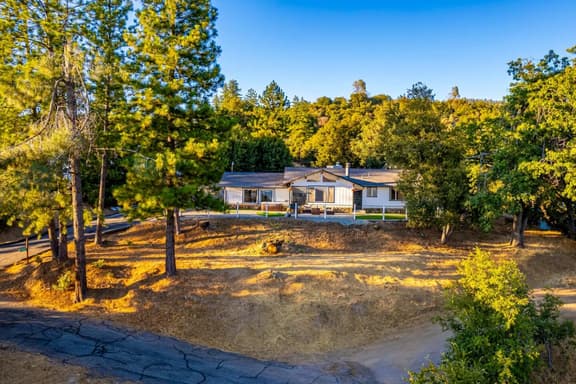 Hillside Sky Ranch Retreat 12 miles from Yosemite