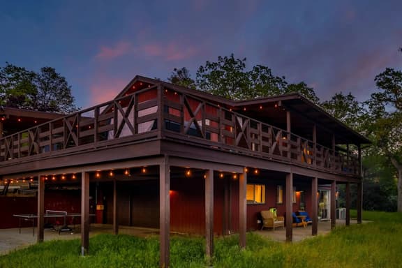 Sierra Forest Guesthouse, Lower level, Event Room