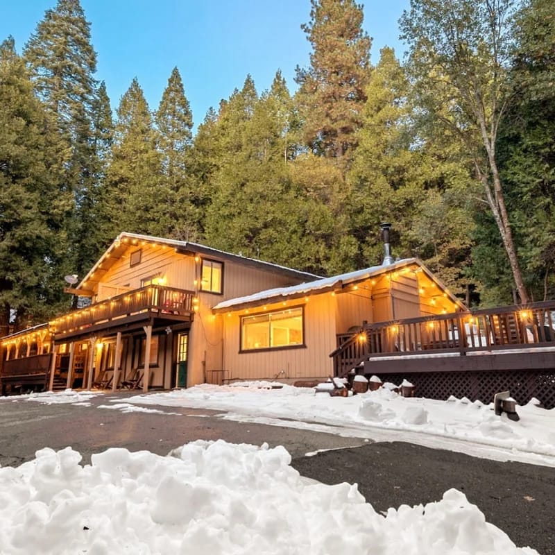 Sugar Pine Trailhead Lodge, 2 Cabins, 2 Hot Tubs